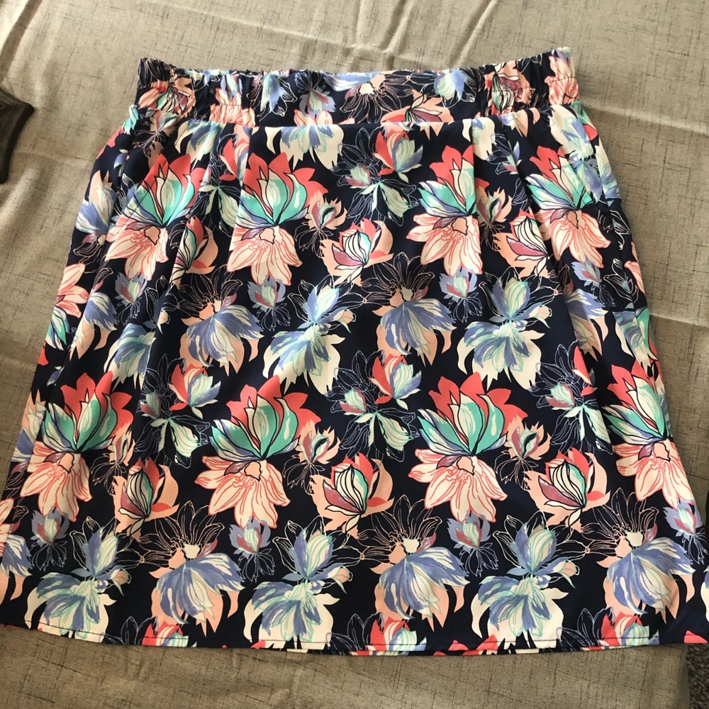 Like new floral skirt from Franchescas